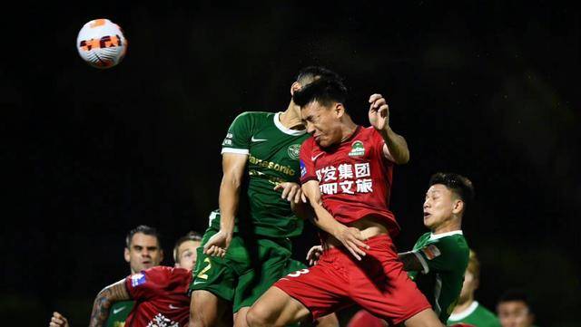 转会期广州队调整名单以备NBA常规赛，防线松动环节打磨，赛场秩序良好，赛程密集仍需轮换