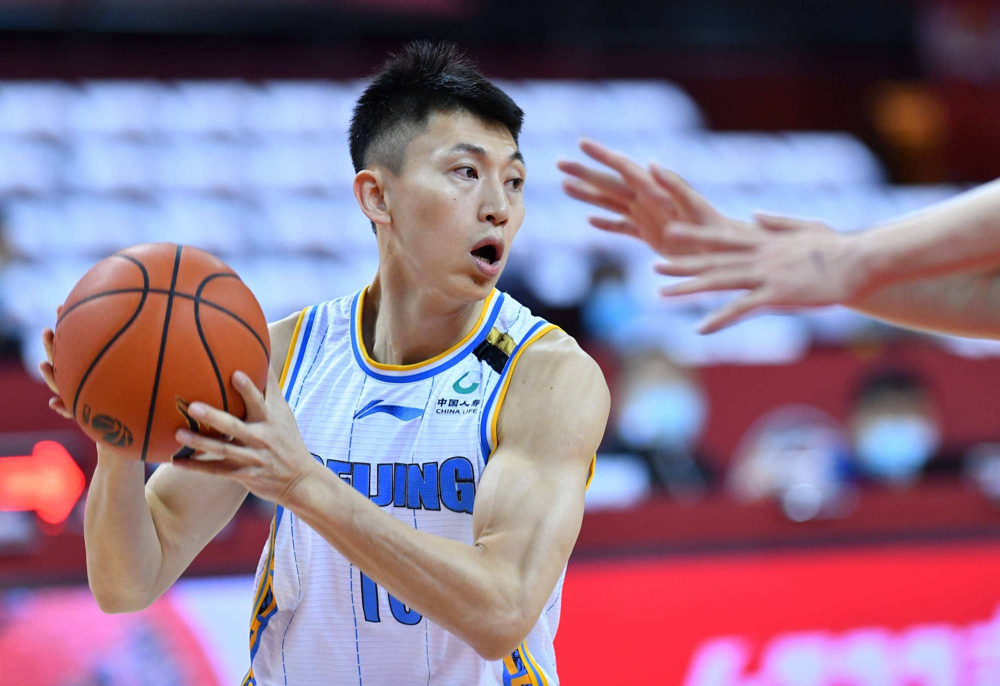 阿森纳训练开放日,赛后更衣室发声引欢呼,CBA季后赛在即,阵容厚度经受考验 阿森纳训练开放日,赛后更衣室发声引欢呼,CBA季后赛在即,阵容厚度经受考验