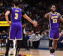 湖人在杰里巴斯去世之后管理层一片混乱 湖人在杰里巴斯去世之后管理层一片混乱