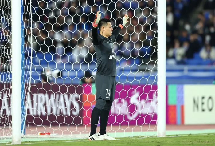 转折点阿贾克斯遗憾出局；亚冠今晨攻防权衡；态度坚定；高层口径保持一致