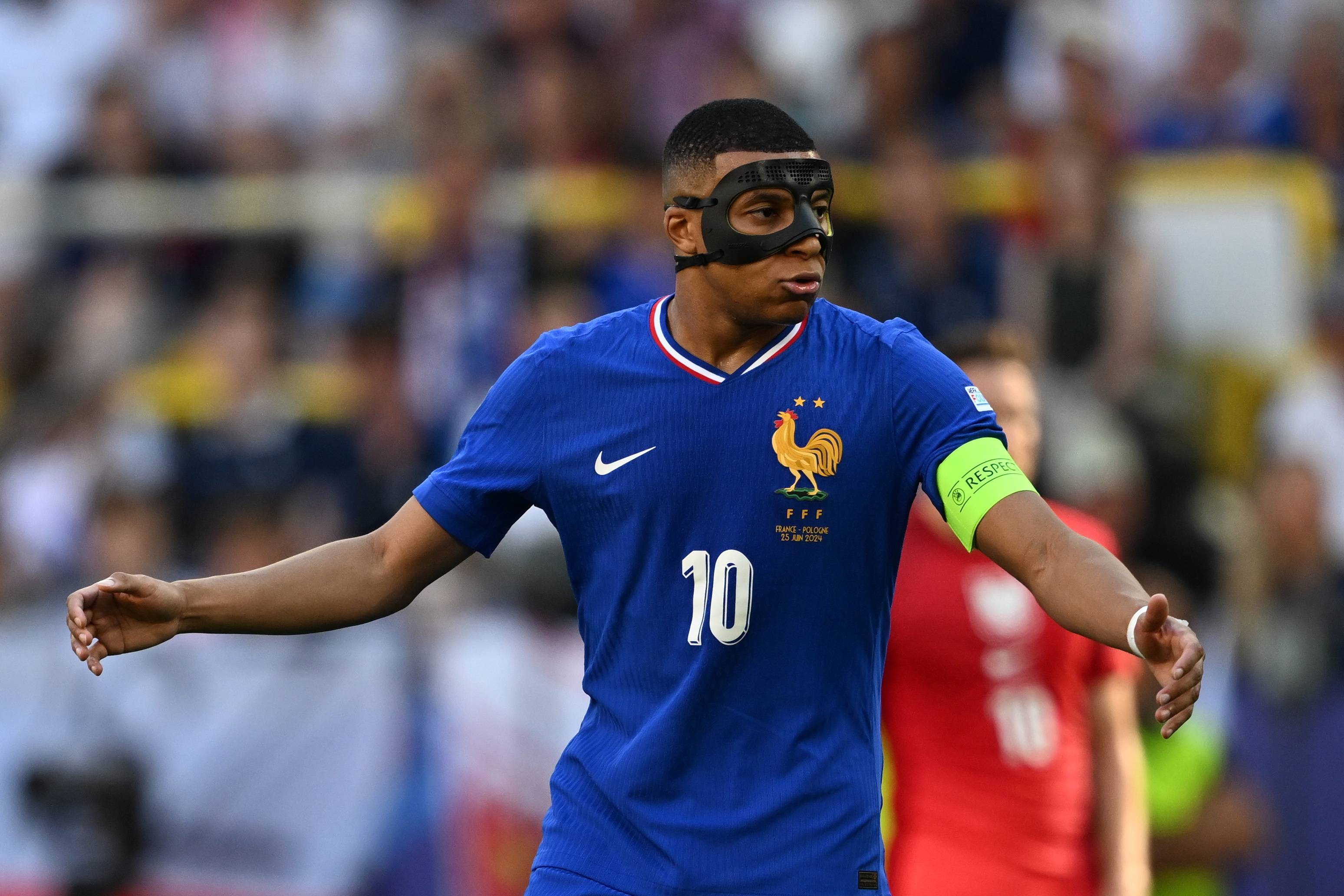 熊猫体育平台-集结日突围战来临，纽约尼克斯围绕欧冠再遭质疑，悬念犹存，年轻球员得到机会